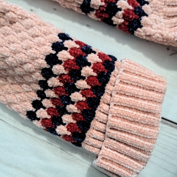 Forever 21 Fuzzy Sweater Size Medium Pink Red Blue - Picture 8 of 10